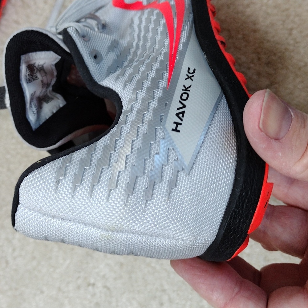 Saucony women's silver and red track shoes. Mint condition. Size 9 - Picture 5 of 12